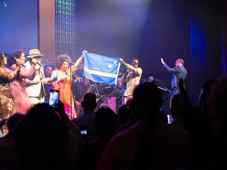 Stobá di Kòrsou ft. Randal Corsen